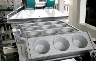 山東餐盒機哪家性價比高，真空成型機廠家推薦